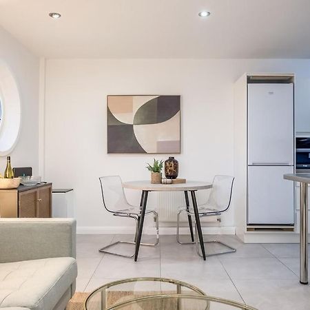 Central Belfast Apartments, Salisbury المظهر الخارجي الصورة