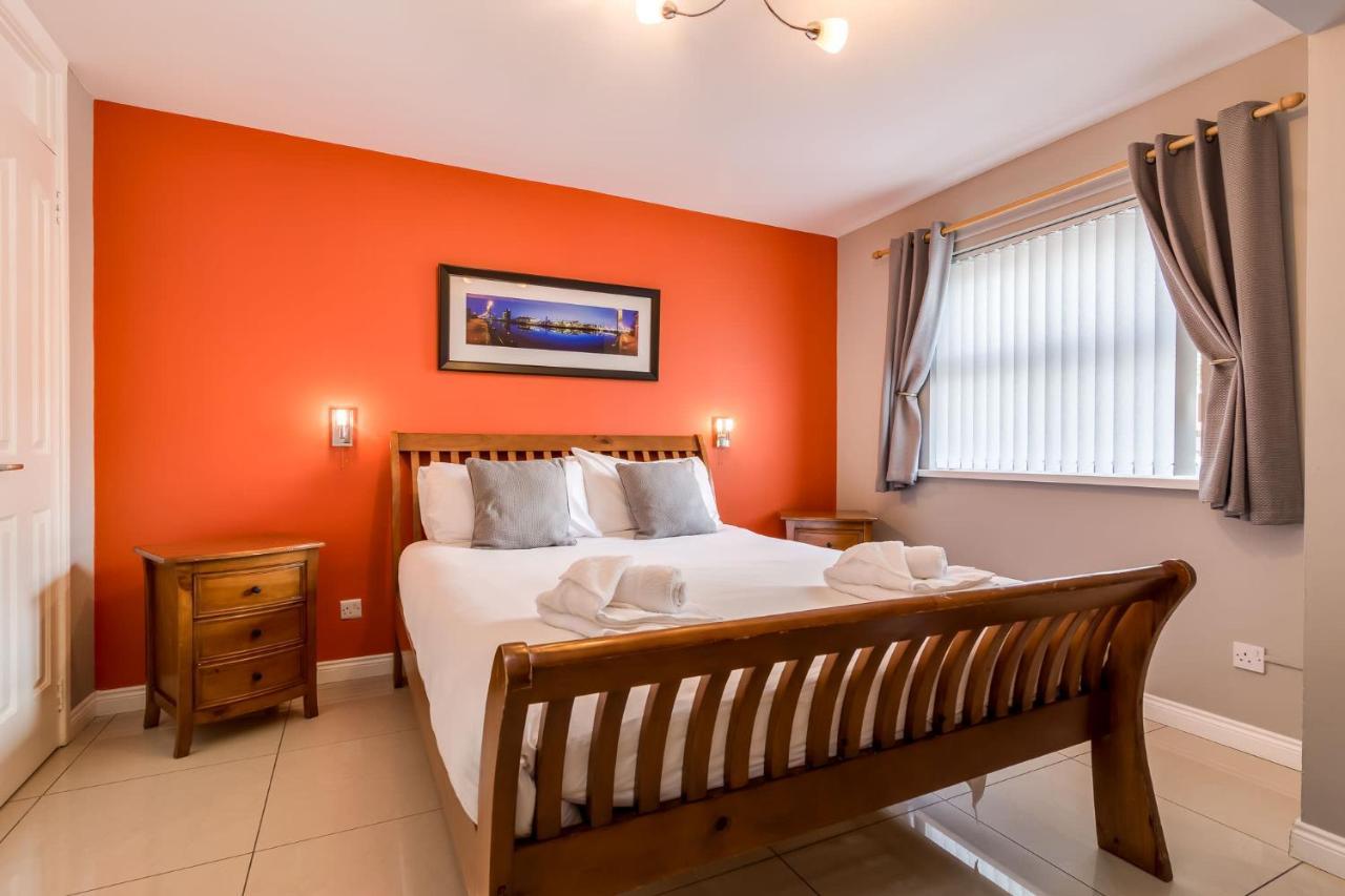 Central Belfast Apartments, Salisbury المظهر الخارجي الصورة