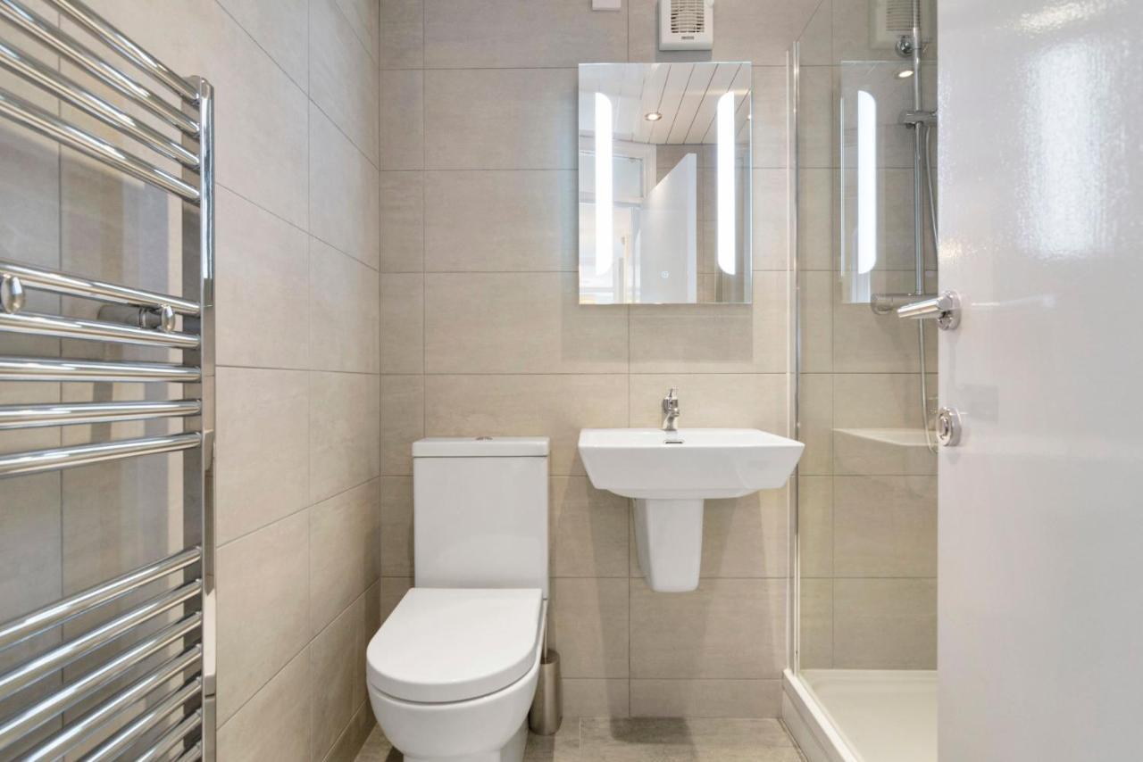 Central Belfast Apartments, Salisbury المظهر الخارجي الصورة