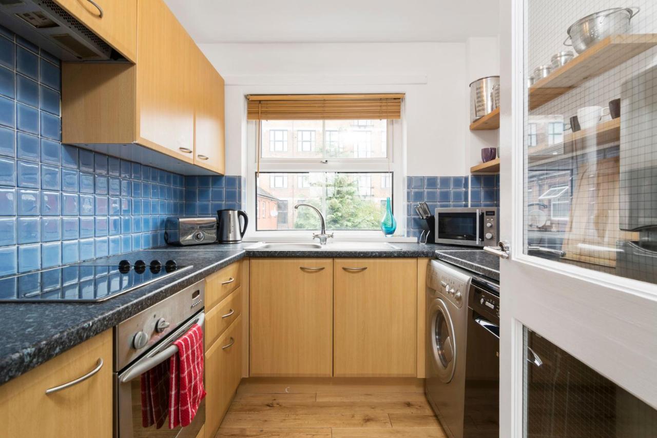 Central Belfast Apartments, Salisbury المظهر الخارجي الصورة