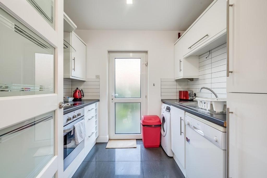 Central Belfast Apartments, Salisbury المظهر الخارجي الصورة