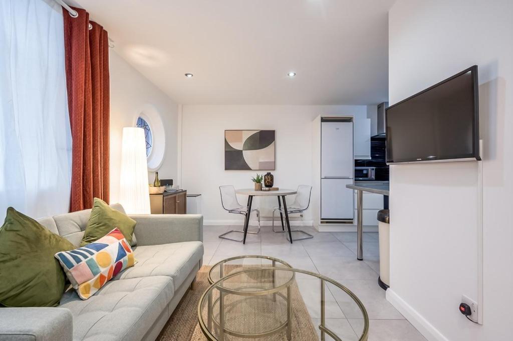 Central Belfast Apartments, Salisbury المظهر الخارجي الصورة