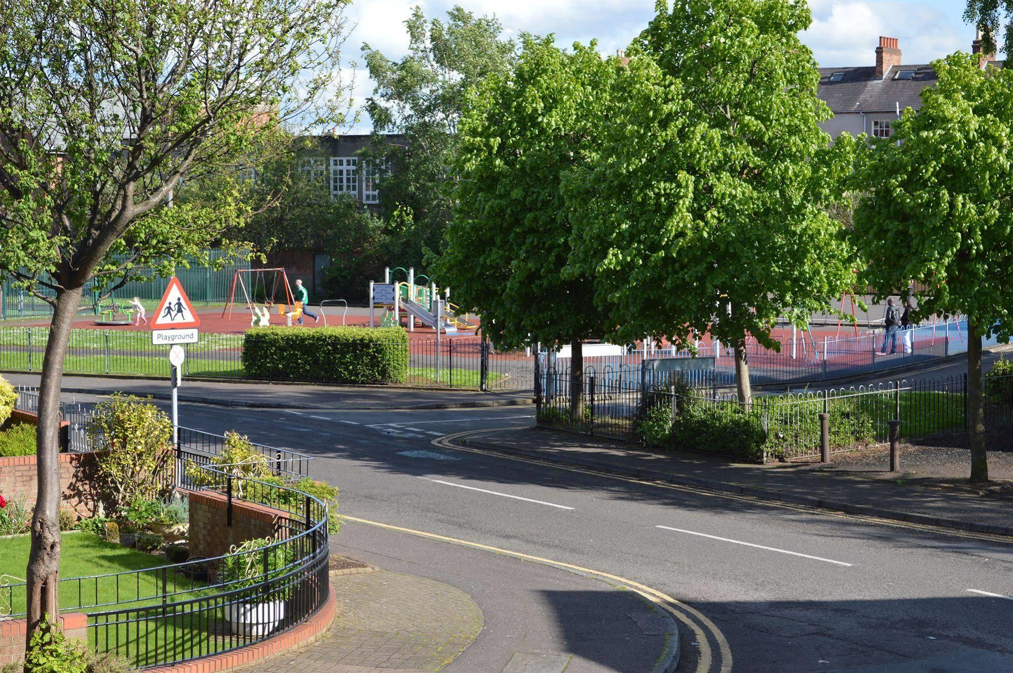 Central Belfast Apartments, Salisbury المظهر الخارجي الصورة
